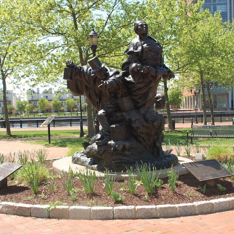 Statue of Harriet Tubman on the Underground railroad